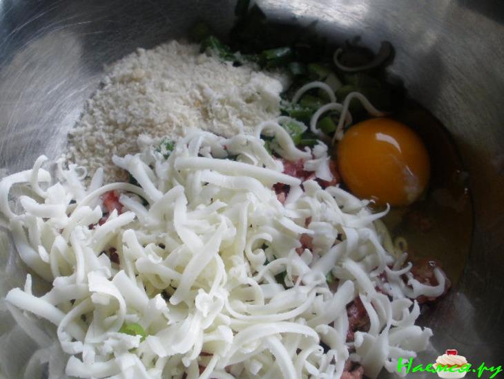 Мини-бургеры с кремом из авокадо