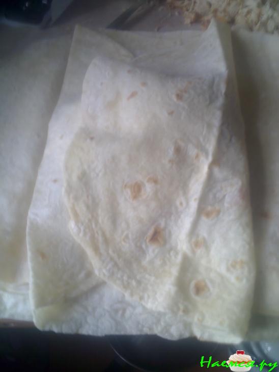 Шаверма с соусом