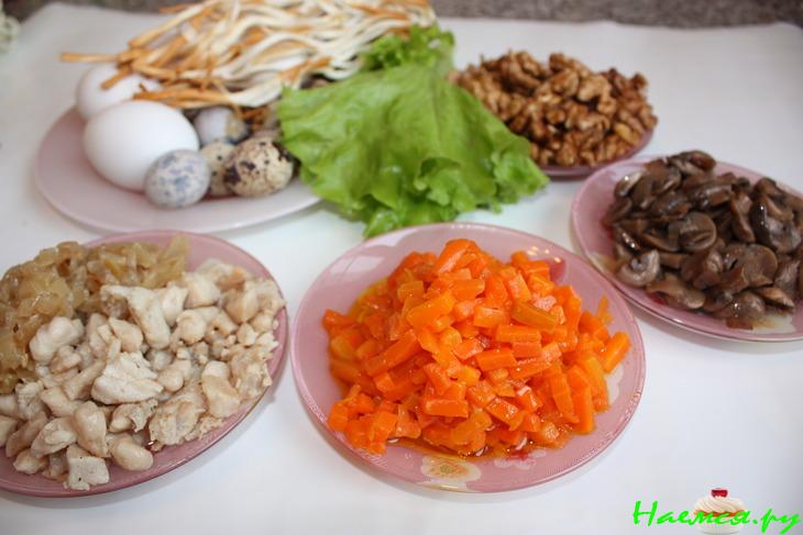 Салат "Гнездо" с куриным филе