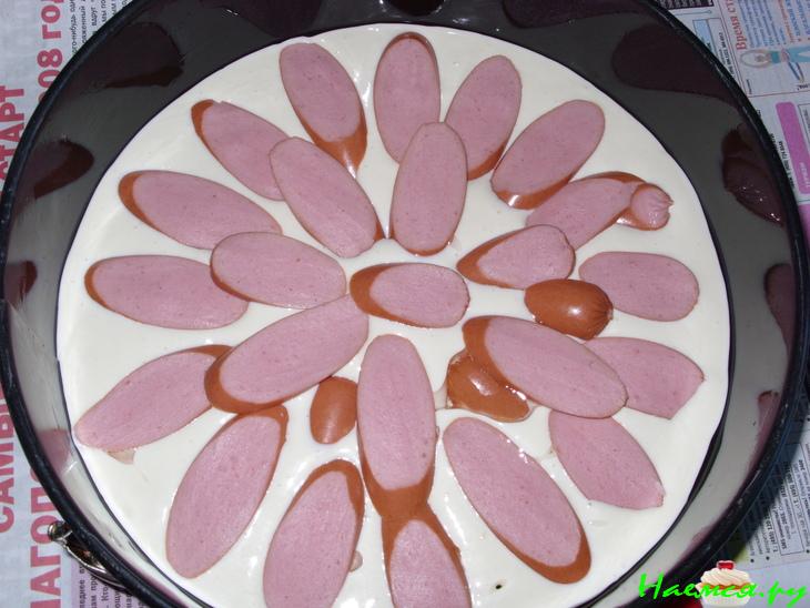 Пирог "Гость на пороге" с копчеными сосисками