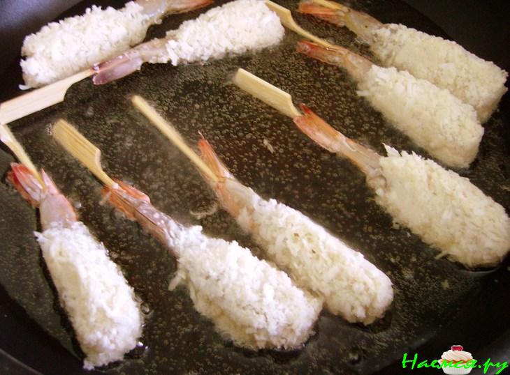 Креветки в кокосе