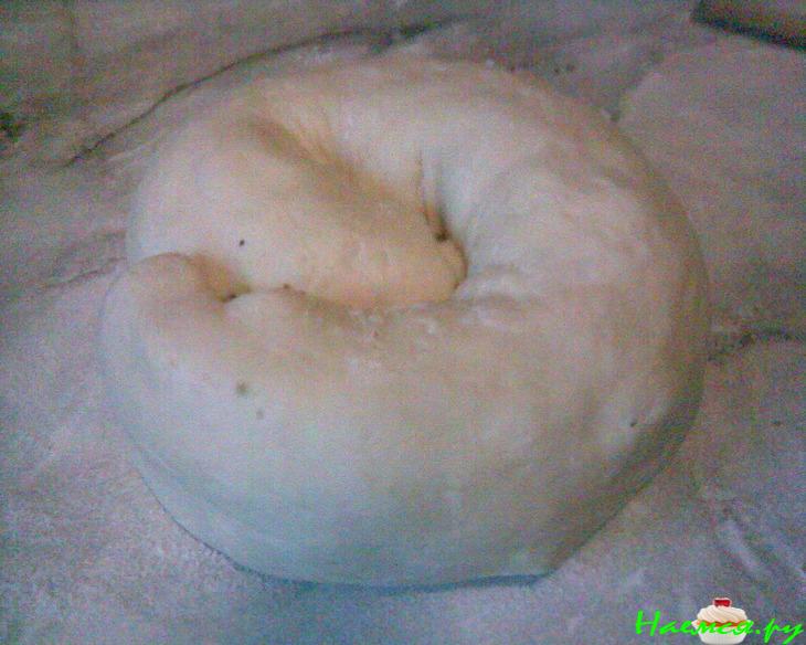 Постный пирог с халвой и орехами