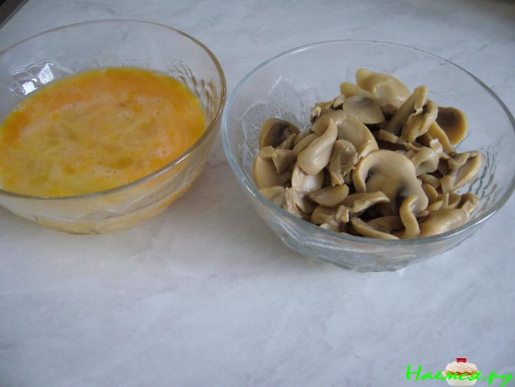 Грибной салат с яйцом и зеленым луком