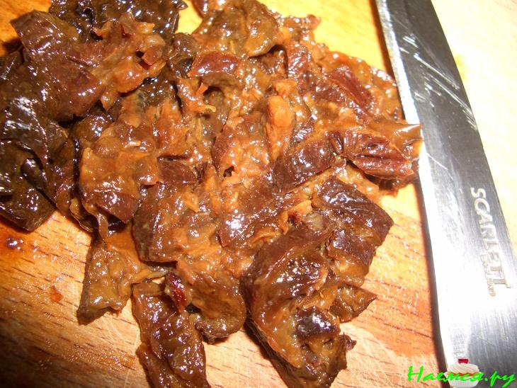 Густой вегетарианский борщ с черносливом