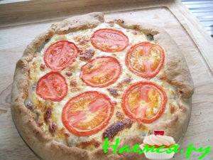 Мясной пирог с грибами и сыром