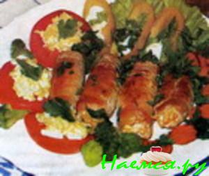 Мясные рулетики с яйцами, сыром и чесноком
