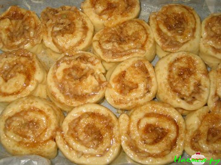 Булочки с яблоком из быстрого теста Булочки с яблоком из быстрого теста
