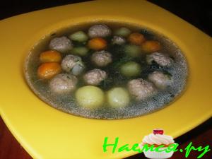 Картофельный суп с фрикадельками и шпинатом Картофельный суп с фрикадельками и шпинатом