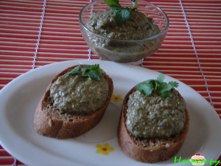 Дип из баклажанов с оливками