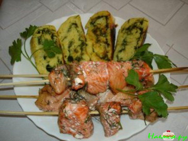 Лосось гриль с овощными рулетами