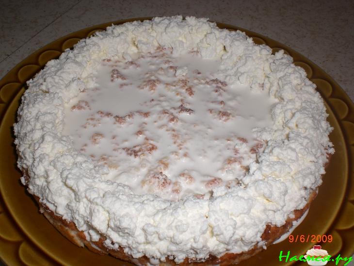 Творожно-кокосовый торт с брусникой