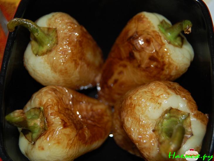 Перец жареный под томатным соусом