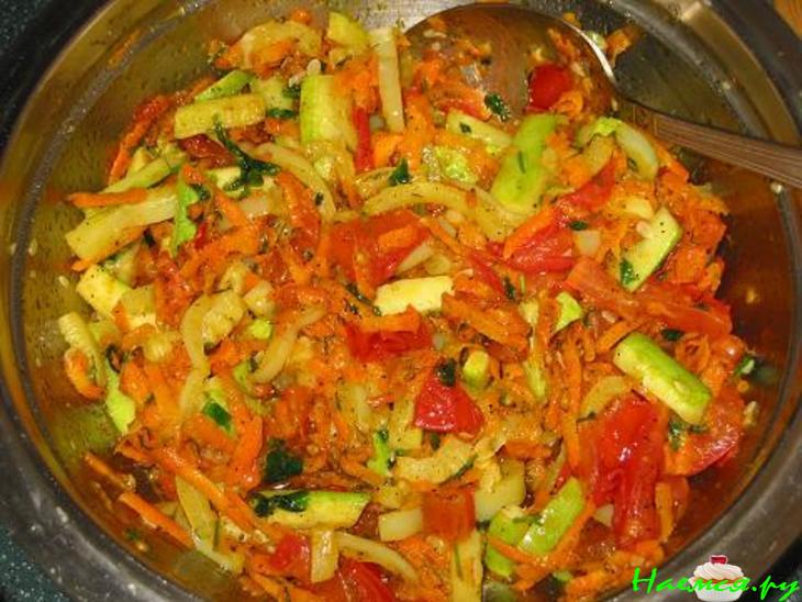 Рыбка в духовке с обжаренными овощами