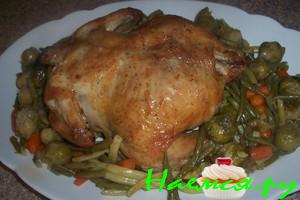 Запеченная курица с овощами и лаймом