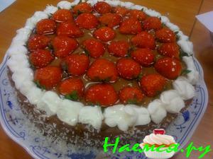 Торт 'Клубничный восторг'