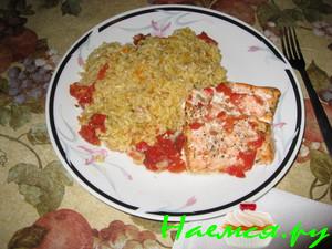 Филе лосося запеченное с гарниром Филе лосося запеченное с гарниром