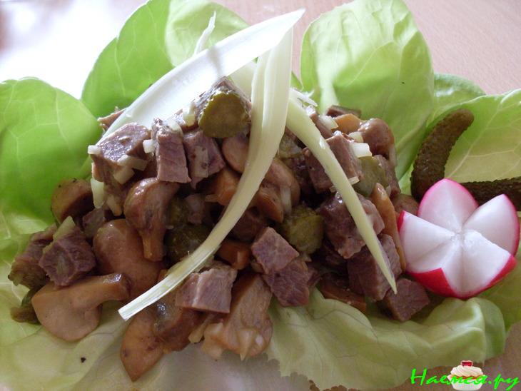 Мясной салат с телятиной 