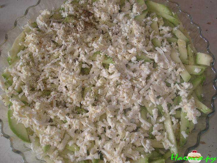 Летний тарт из кабачков с чесночными гренками