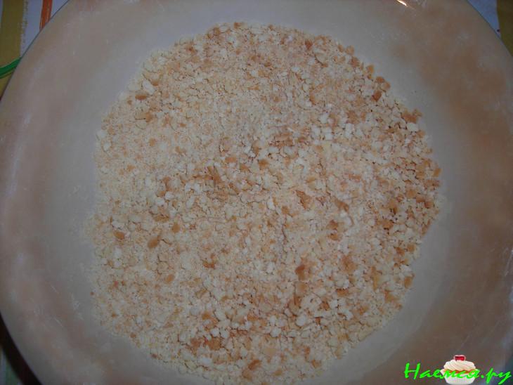 Торт «Медовый» (с ягодно-ореховой прослойкой)