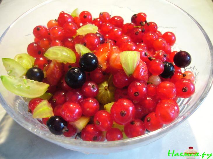 Вареники из заварного теста с садовыми ягодами