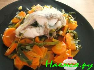 Запеченная камбала с овощами