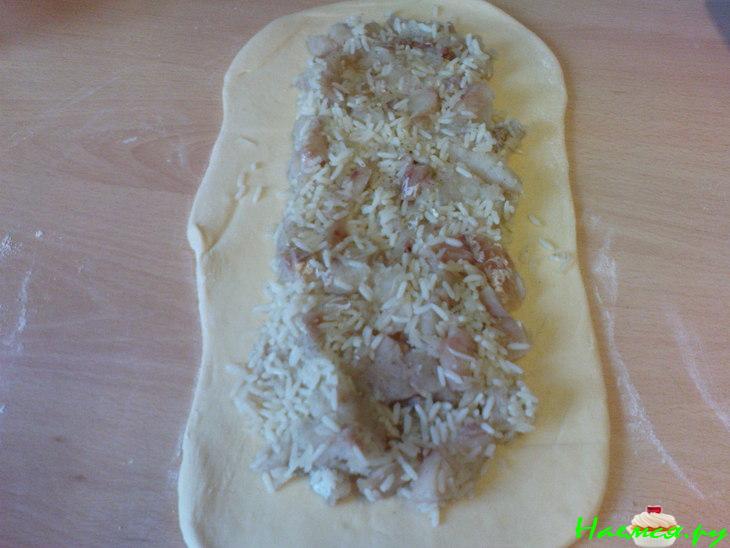 Пирог рыбный с рисом и луком