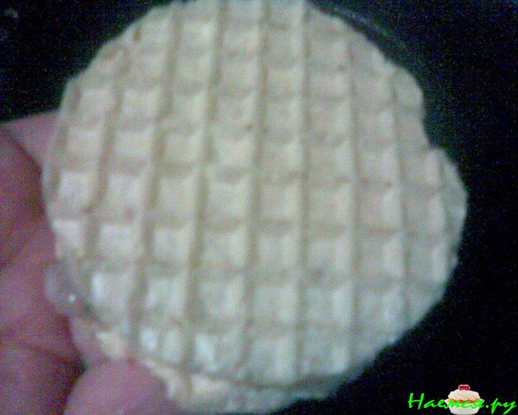 Жареная рыба в круглых вафельках Жареная рыба в круглых вафельках