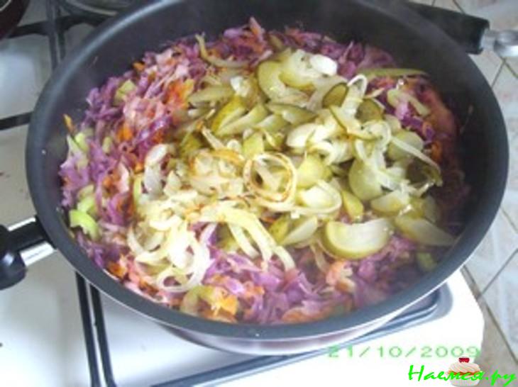 Солянка с краснокочанной капустой