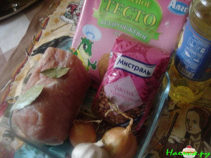 Английский мясной пирог с красной фасолью