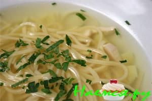 Куриный суп с домашней лапшой Куриный суп с домашней лапшой
