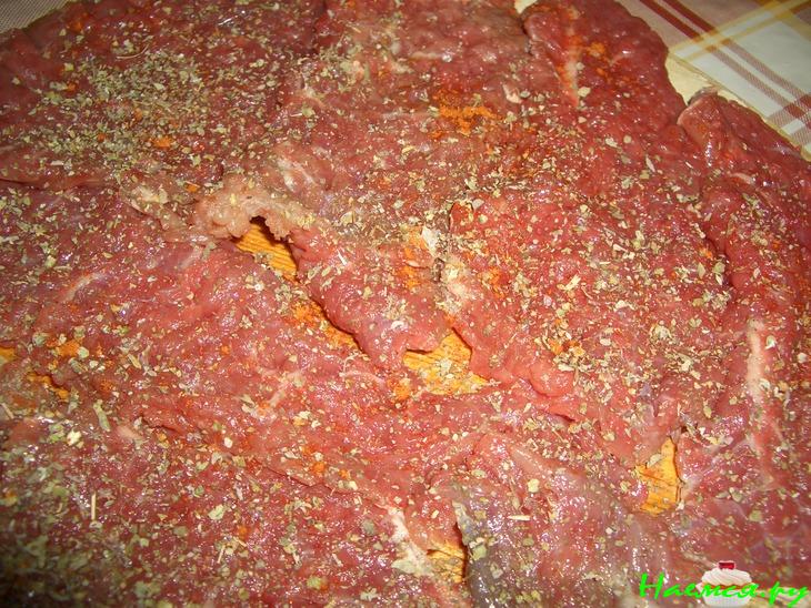 Говядина с колбасным сыром