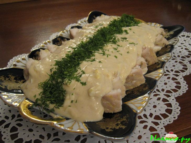 Осетрина с соусом из хрена