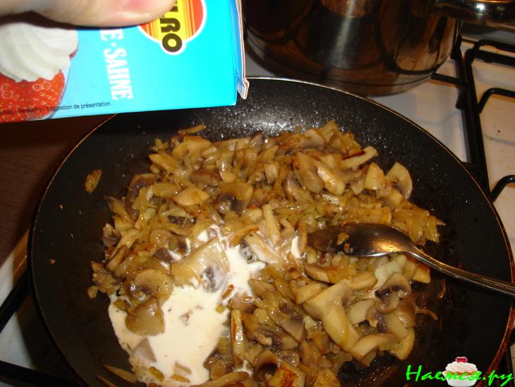 Макароны с грибами со сливками