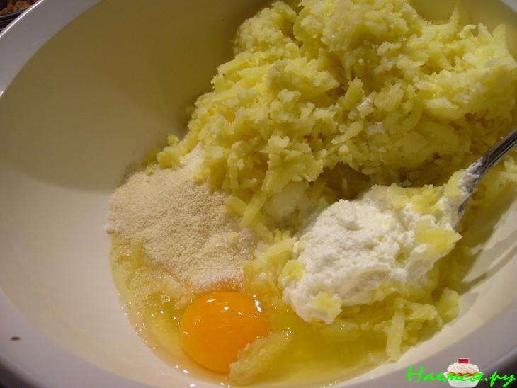 Не совсем обычные сырники с орехами и изюмом