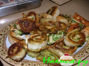Рулетики с сыром и зеленью