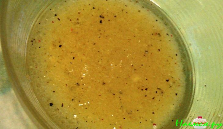 Салат с осетриной, авокадо и перепелиными яйцами Салат с осетриной, авокадо и перепелиными яйцами