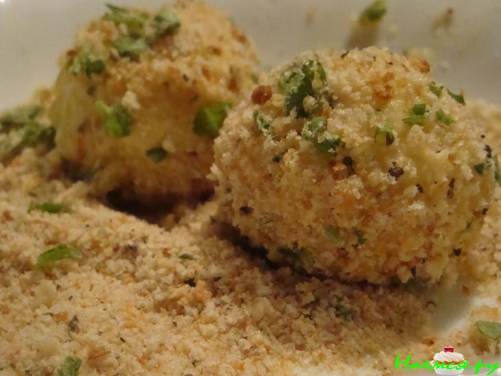 Хрустящие рисовые шарики с моцареллой