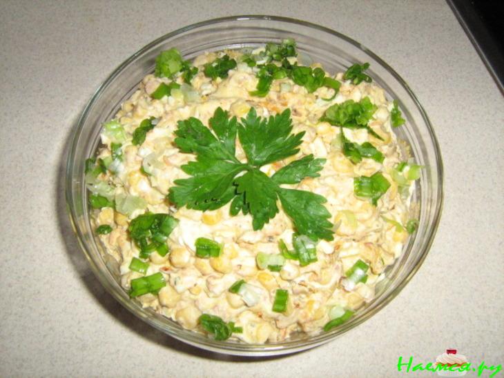 Салат "Нежный" с рыбной консервой