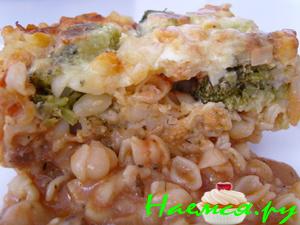 Лазанья из макарон с брокколи и мясом