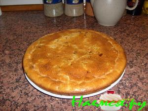 Быстрый пирог с капустой и свиной грудинкой