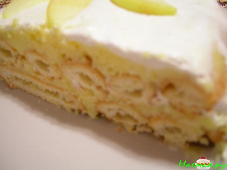 Десерт из профитролей с яблочными кремами