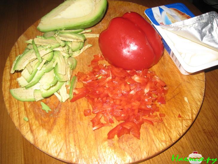 Стейки семги под авокадо