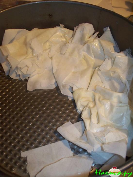 Пирог яблочный с творогом и винными сухофруктами в тесте фило 