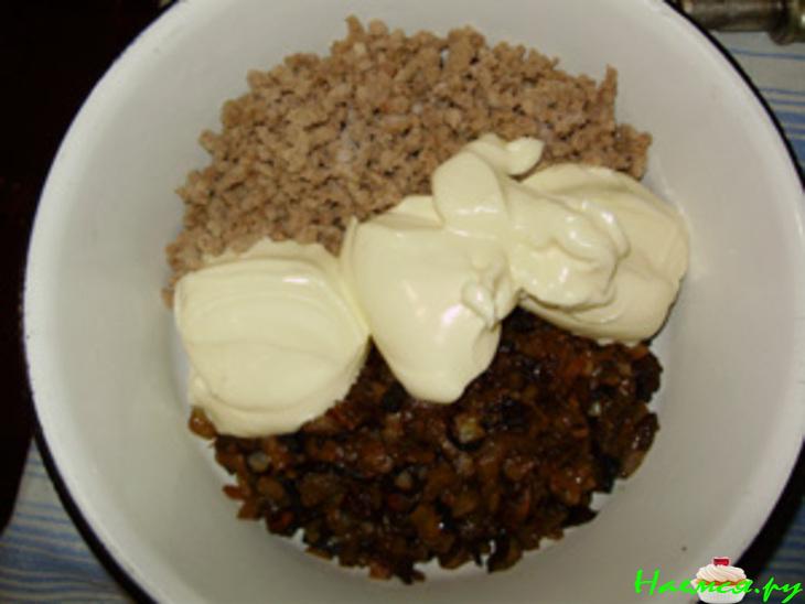 Тортик закусочный "Женский каприз" со свининой и шампиньонами Тортик закусочный "Женский каприз" со свининой и шампиньонами