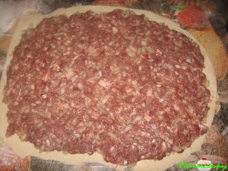 Мясные розочки в томатно-овощной заливке