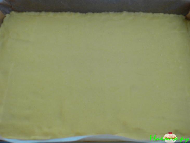 Творожный пирог (с малиной и манкой)