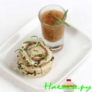 Грибочки с остреньким соусом Грибочки с остреньким соусом