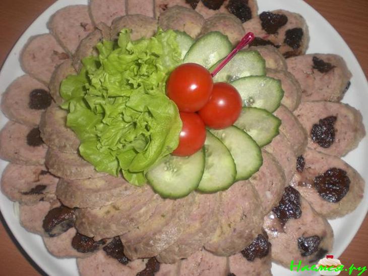 Рулет из говядины фаршированный фасолью Рулет из говядины фаршированный фасолью