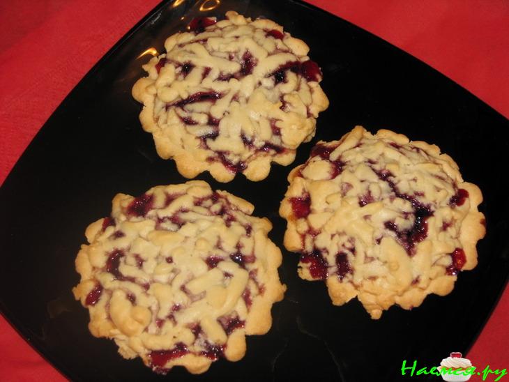 Корзиночки с черной смородиной Корзиночки с черной смородиной