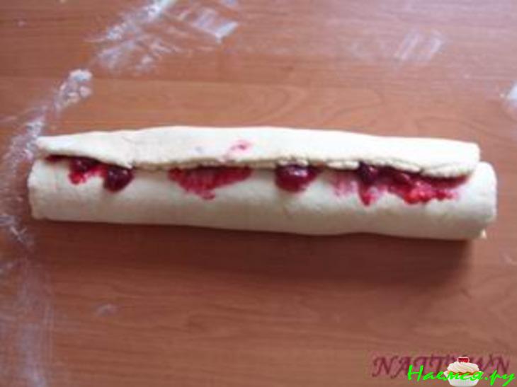 Пирог 'Вишневые розочки' (низкокалорийный)